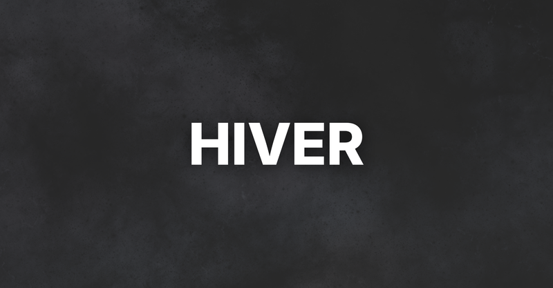 Parfums d’hiver chauds et intenses au Maroc avec flacons de fragrances boisées, ambrées et longue tenue